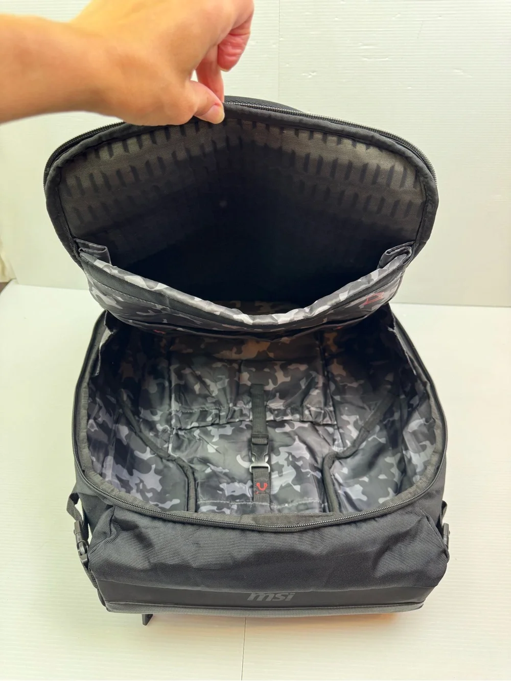 MSI Urban Raider Backpack True Gaming 17